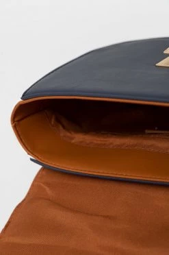 Γυναικεία Τσάντες χιαστί Τσάντα United Colors Of Benetton καφέ -United Colors of Benetton Κατάστημα unnamed file 239